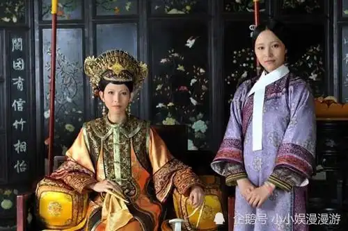 甄嬛传太后在听到华妃要让宫外的大夫诊治时,为何冷笑一声
