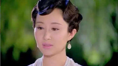 烽火佳人女子发现自己的丈夫喜欢别的女人,还为她盖小花圃