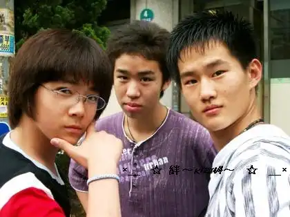 李弘基小时候的剧照谁有啊拜托了
