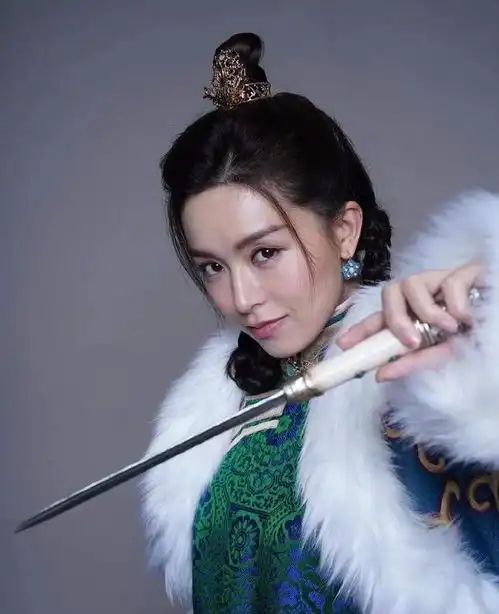 新倚天屠龙记再放剧照,配角个个是大咖,金毛狮王最抢眼