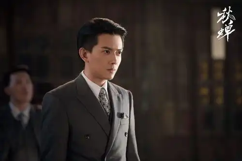 任嘉伦凭借锦衣之下爆火,新剧秋蝉捧火了宫本李亭哲