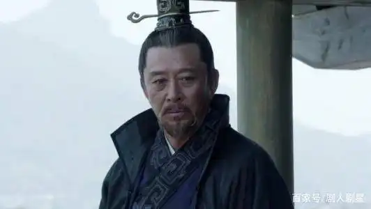 他是琅琊榜夏江,作为导演却经常在戏中当演员如今父子齐上阵