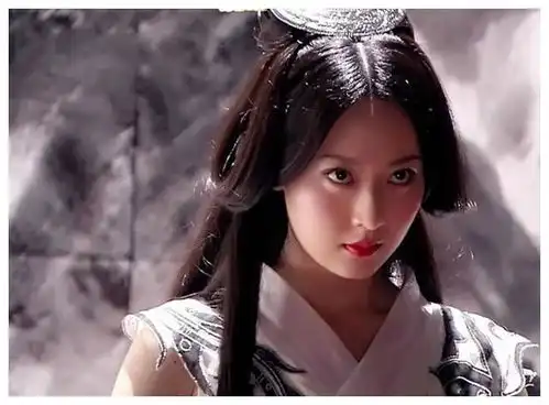 乘风破浪的白冰我品尝过巅峰的滋味也经历过低谷的苦楚
