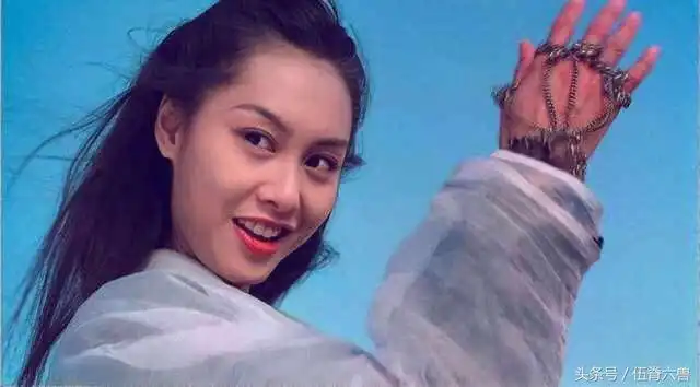 朱茵为黄贯中和女儿送行动情落泪,1个细节暴露疑似作秀
