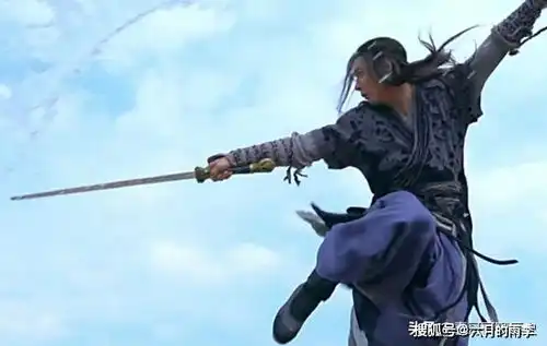 他是神雕中的三流高手,倚天中被吹成绝世高人,金庸只能改书填坑