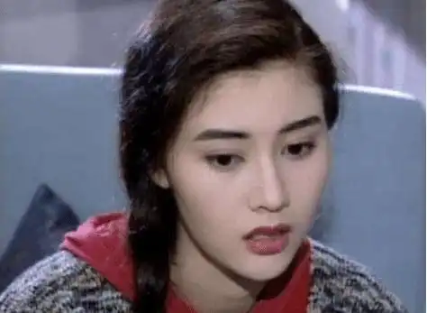 袁咏仪张智霖互相表白,她48岁还像国产凌凌漆18岁一样