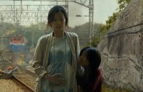 原来釜山行的结局是修改过的,原版结局只会让人咬牙切齿
