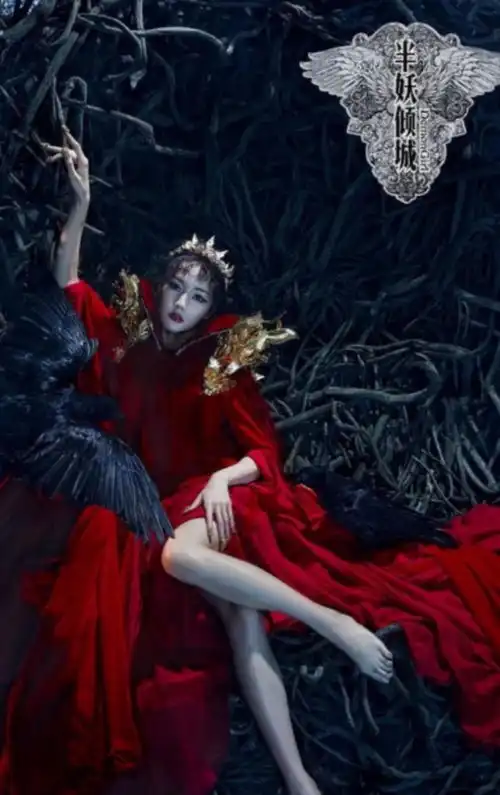 曾经是赵丽颖替身,在颖宝生子期间疯狂接戏,如今两人已能并肩而