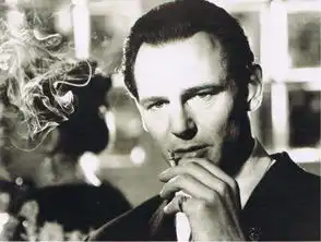 斯皮尔伯格93年导辛德勒的名单时为什么要用黑白的