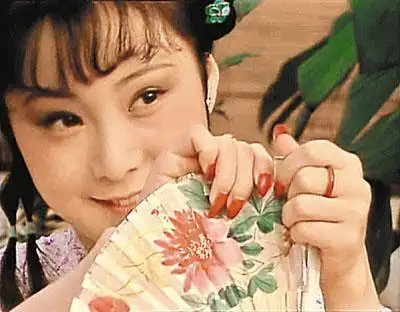 红楼梦最经典的三个镜头,黛玉葬花晴雯撕扇,现在几乎拍不出
