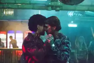 在这部9.5分的真实猛剧前,绝命毒师简直像少儿游戏