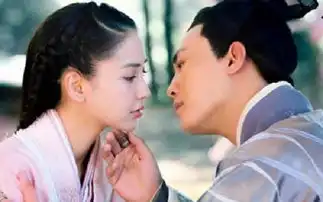 蓝朋友报到杜淳吻angelababy却亲到人中拍吻戏总找不准位置
