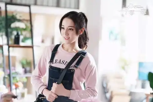 热巴相貌平平普通人,杨紫天下第一大美女,网友怕不是我瞎
