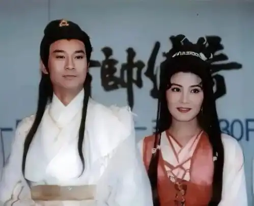 1995年的香帅传奇,多少人曾痴迷郑少秋珍贵幕后高清剧照
