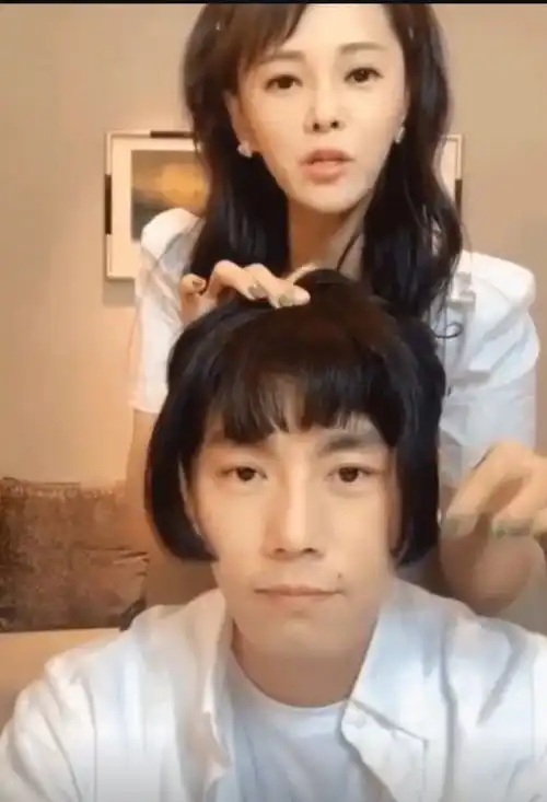 组图泥塑老公第一人伊能静给秦昊做头发秦昊超配合妖娆妩媚
