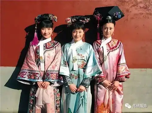 龙华领巾论一个高大上的名字对谣言的增益可以有多少剧说服饰史

