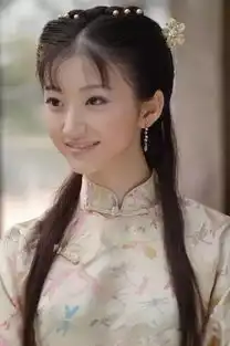李小璐饱受吐槽的双眼皮终于正常可是景甜的双眼皮早就宽过太平洋了
