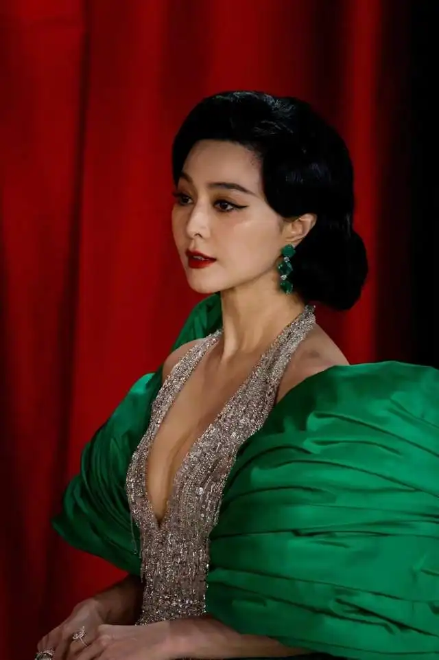 范冰冰奥斯卡当评委复古名伶造型惊艳红毯,东方美太为国人长脸
