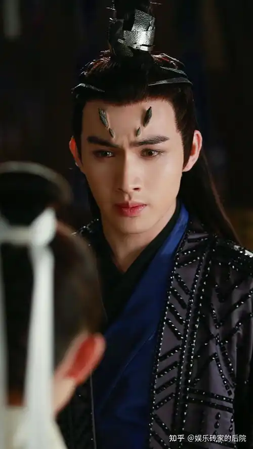 被杨幂捧了这么多年的张彬彬,怎么突然就凭借司藤火了