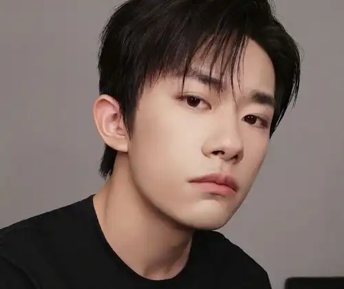 2021最受期待电影爱情片排下位圈,献礼片热度高,第一实至名归