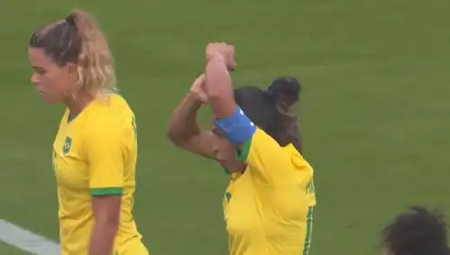 开场21分钟02落后中国女足陷入绝境,贾秀全孤注一掷换前锋