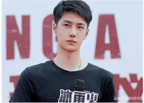 有翡未播先热,王一博又迎新剧,帅气造型让人赏心悦目