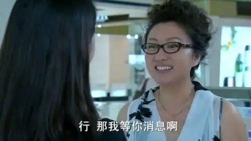 夫妻那些事富婆去化妆品店,开口竟是来应聘销售,店员懵了
