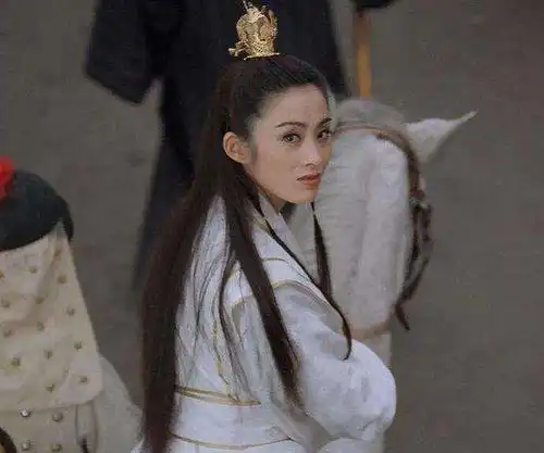 张无忌太老,周芷若小昭网红脸定档春节的王晶倚天屠龙记你会看吗
