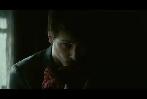 多兰只是世界尽头避无可避,我们在家庭里认识了爱恨
