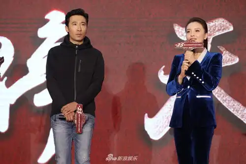 组图秋推会开幕杨幂张新成吴倩李晨秦海璐等携新剧亮相
