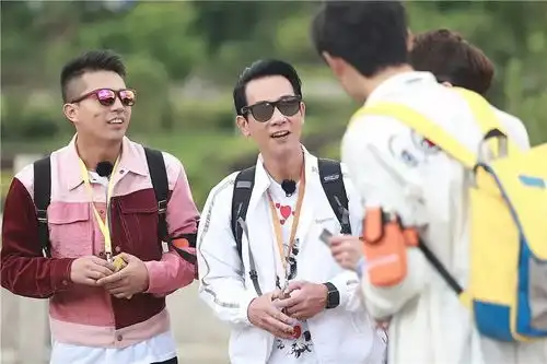 来吧兄弟上演户外就寝争夺战包贝尔潘玮柏互相取暖出怪招