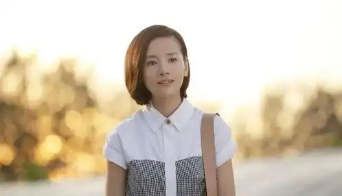 董洁从国民白月光到毒莲花,只因坑了潘粤明,还去挑衅卓伟
