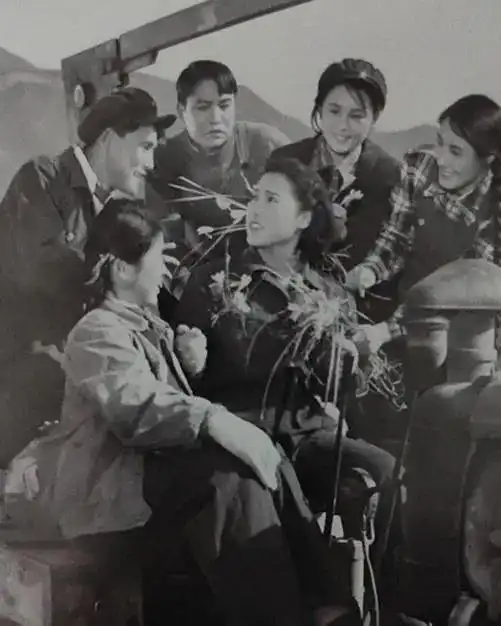 我会用毕生的激情拥抱电影人民艺术家秦怡老师迎百岁生日