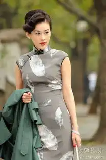 特殊争夺剧照曝光周扬旗袍装妩媚动人
