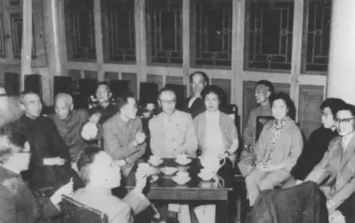 此女是个护士还曾当过舞女,因嫁给末代皇帝,死后直接葬入八宝山
