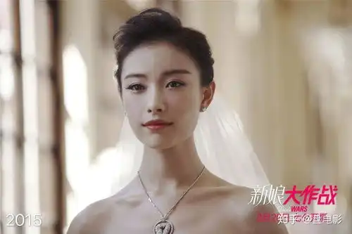 谋女郎出身,自称无作品拒绝采访,盘点高级脸倪妮的容貌变化
