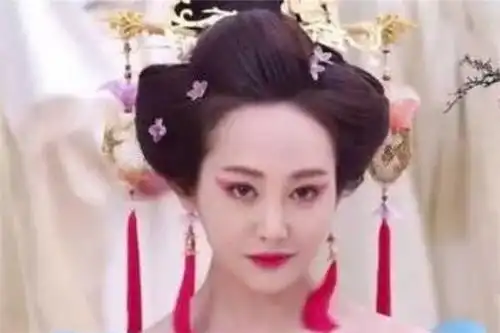 李纯演的4个反派,霓漫天忍了,素锦也忍了,图四更是讨人厌
