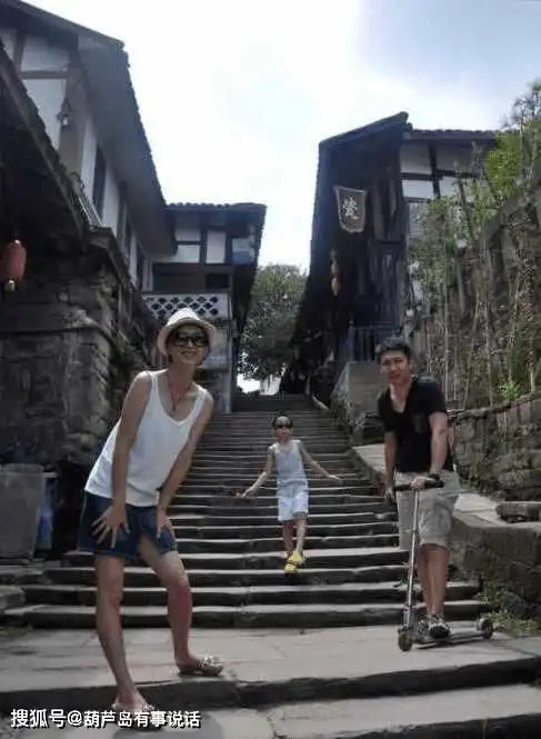 情深深雨蒙蒙第一美女,嫁穷小子不被看好,今被宠成小女人
