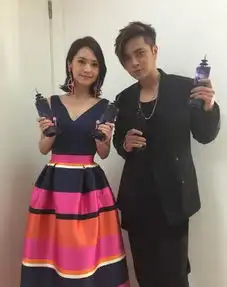 海派甜心cp再同框罗志祥杨丞琳亲密合影