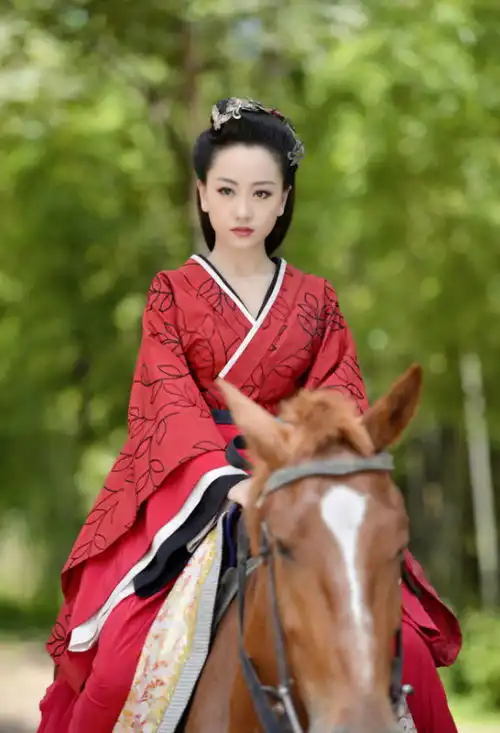 杨蓉在我就是演员里表现的怎么样应该晋级吗
