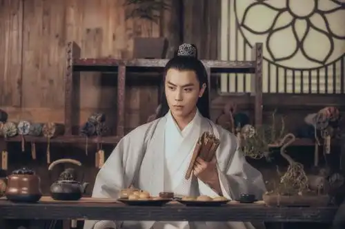 这部古装网剧被称为又一部香蜜甜宠加虐恋,主角颜值高
