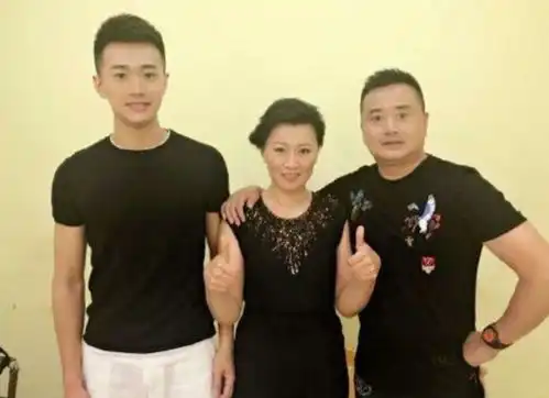 乡村爱情15年小沈阳无人问津,1人入狱,还有5人离世

