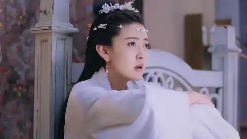 双世宠妃曲檀儿一想到受伤的墨连城,她就会流下眼泪