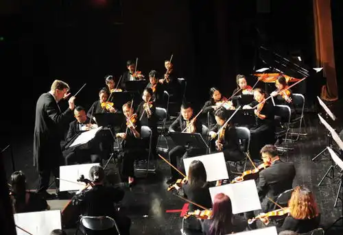 亚洲爱乐乐团2021新年音乐会青年宫演艺中心奏响共赴艺术之约