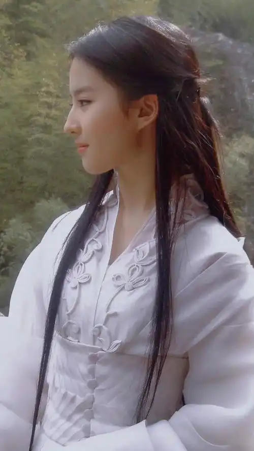 刘亦菲在神雕侠侣中你没有见过的剧照是你心目中的小龙女吗
