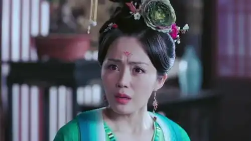 大唐荣耀李俶不顾崔彩屏哭求,半夜去见珍珠,崔彩屏落寞坐地上
