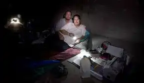 探秘赌城地下蜗居人的生活