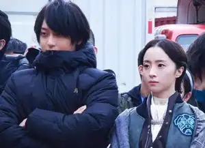 胡冰卿新剧合作易烊千玺,网友看了剧照,又要被女配抢风头了