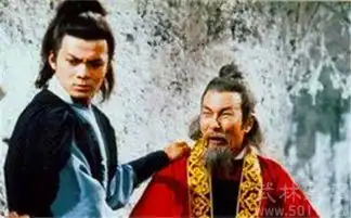 裘千仞的绰号是什么
