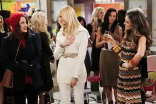 破产姐妹强势回归丰满苗条着装大pk
